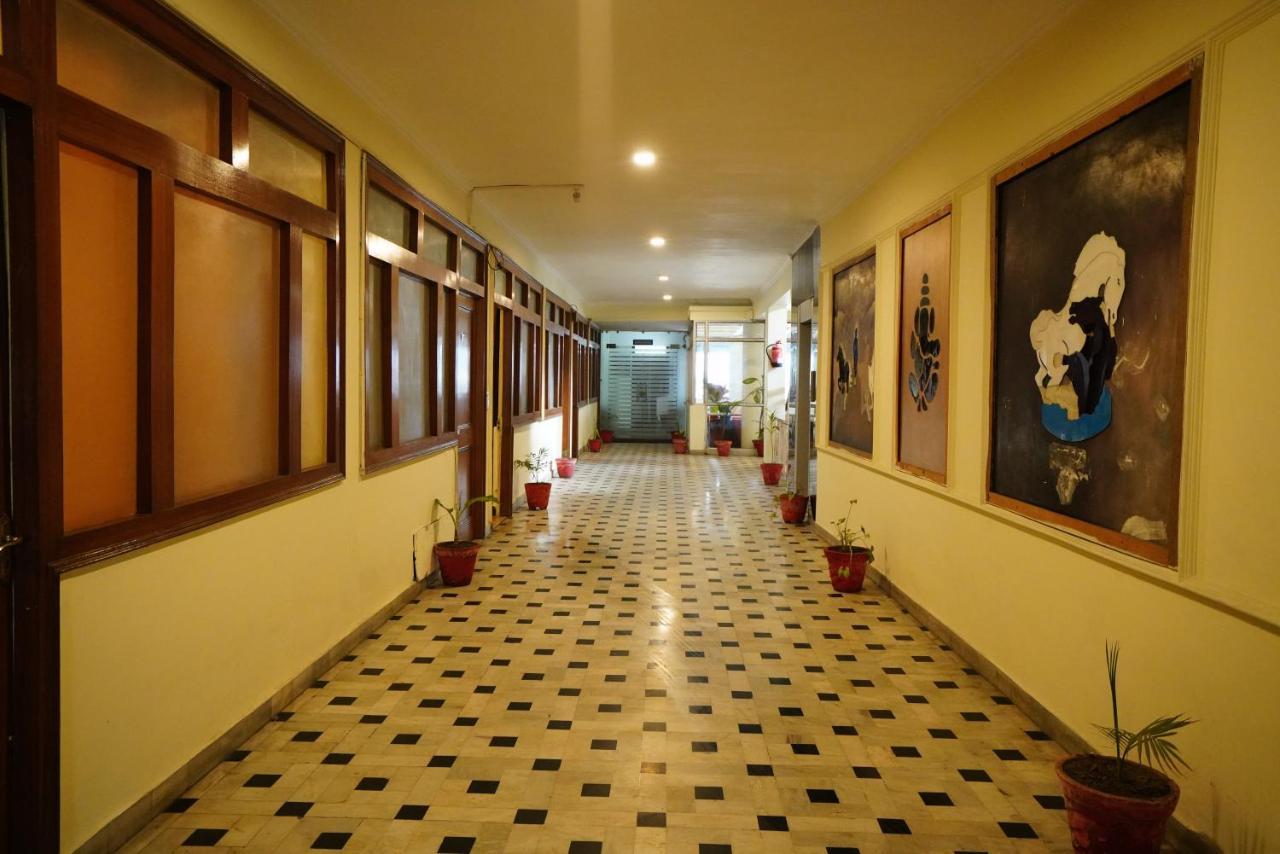 Hotel Gaurab Near Paltan Bazaar Dehradun Exterior photo