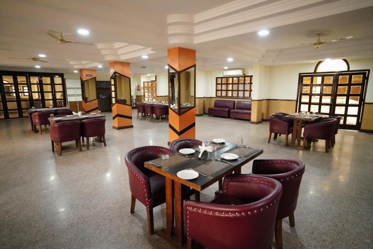 Hotel Gaurab Near Paltan Bazaar Dehradun Exterior photo
