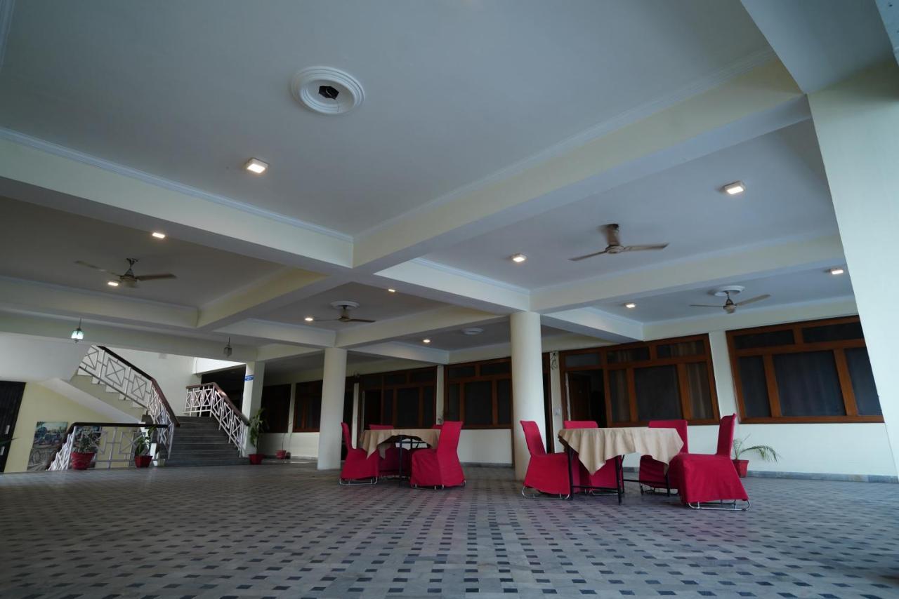 Hotel Gaurab Near Paltan Bazaar Dehradun Exterior photo