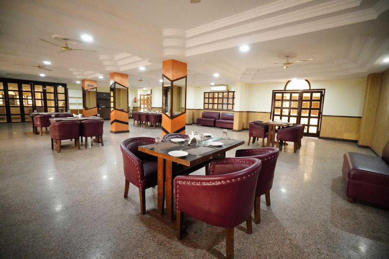 Hotel Gaurab Near Paltan Bazaar Dehradun Exterior photo