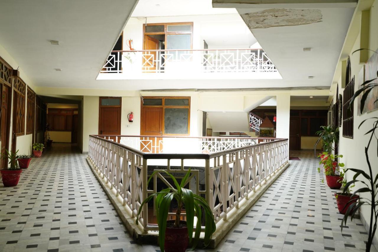 Hotel Gaurab Near Paltan Bazaar Dehradun Exterior photo